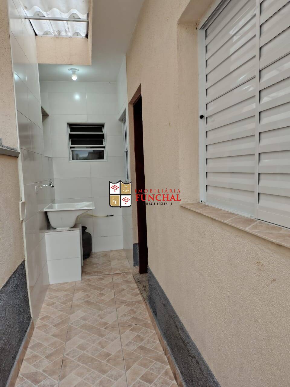 Casa para alugar com 1 quarto, 40m² - Foto 4