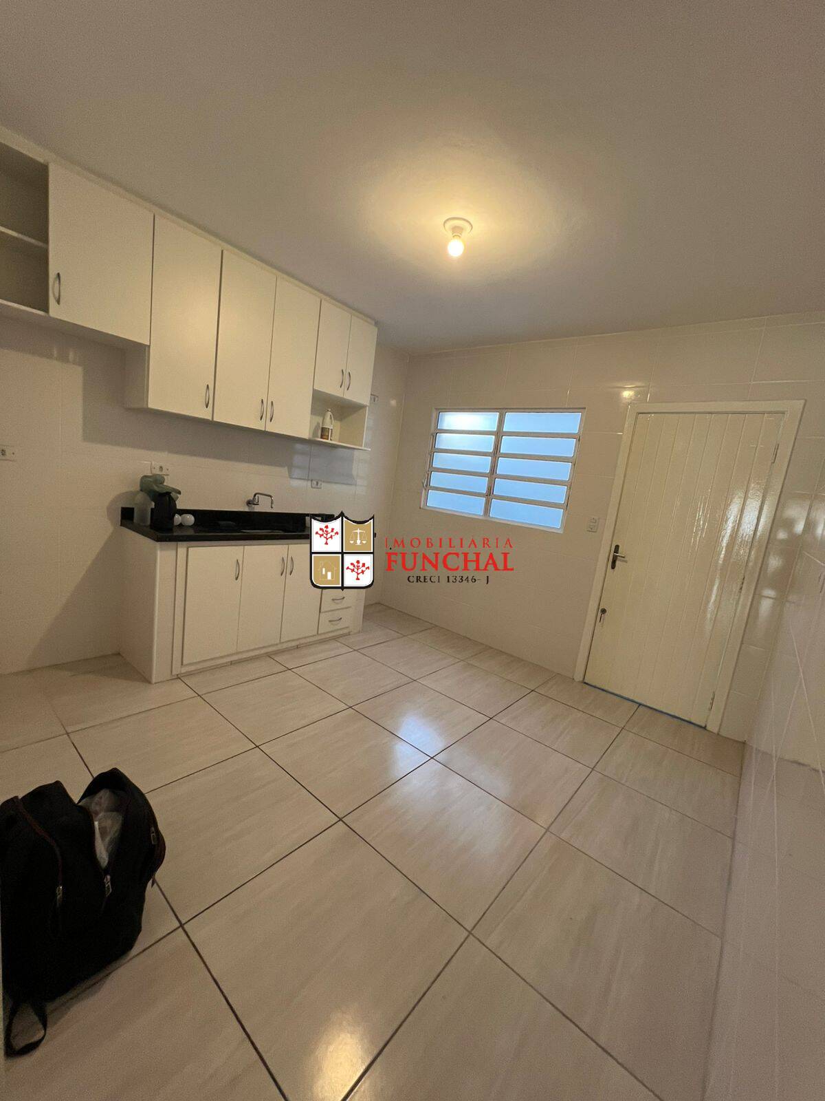 Casa para alugar com 2 quartos, 70m² - Foto 2