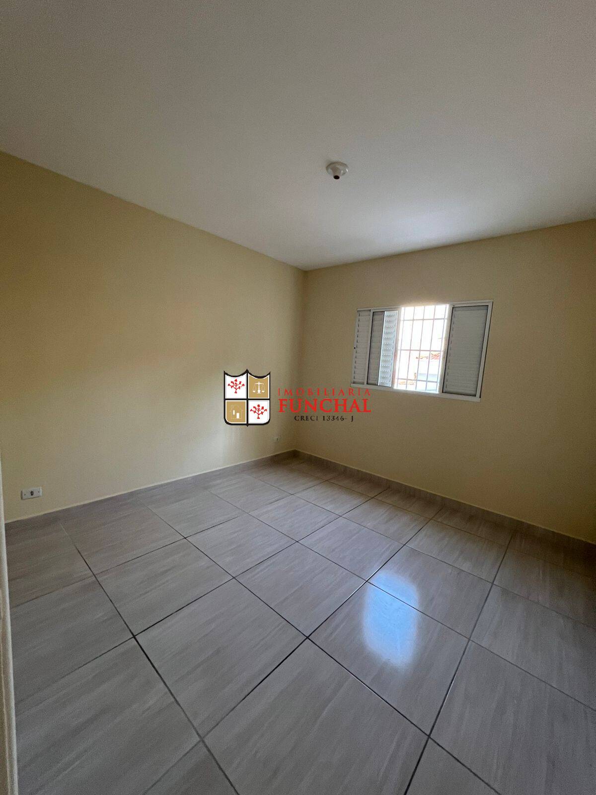 Casa para alugar com 2 quartos, 70m² - Foto 8