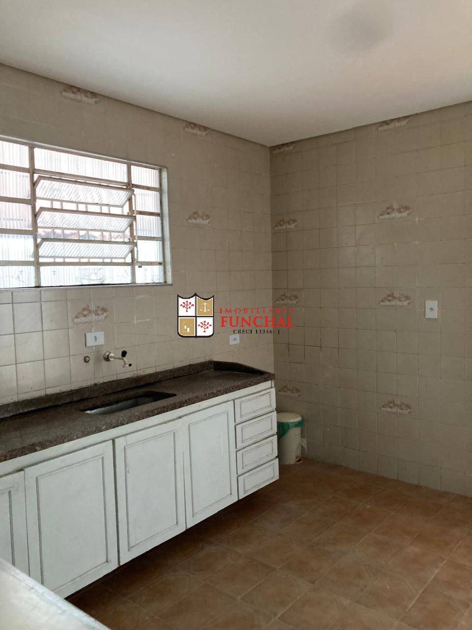 Casa para alugar com 2 quartos, 16m² - Foto 12